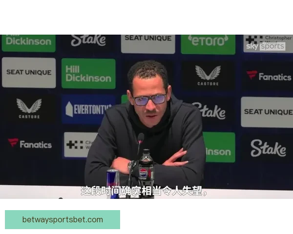 罗塞尼尔谈吉滕斯训练再度受伤并回应与恩佐谈话将择机说明原因细